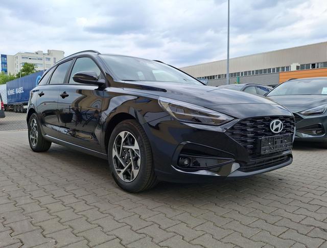 Hyundai / i30 / Schwarz / Family / / , Beispielbilder, ggf. teilweise mit Sonderausstattung
