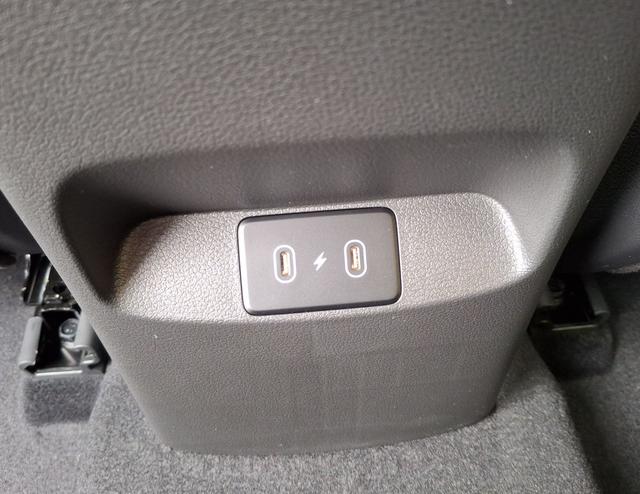 Hyundai / i30 / Schwarz / Family / / , Beispielbilder, ggf. teilweise mit Sonderausstattung