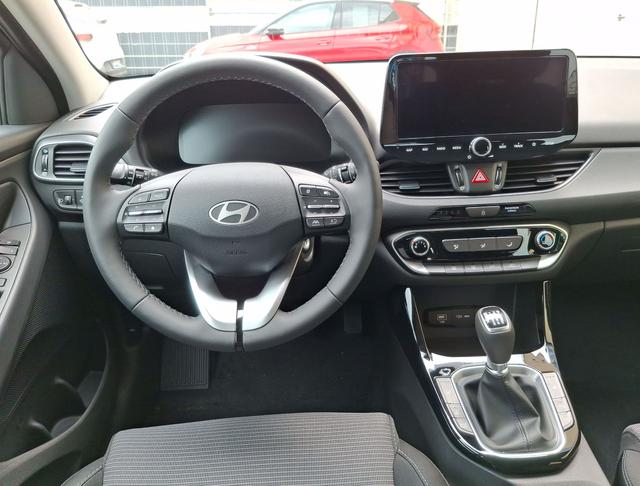 Hyundai / i30 / Schwarz / Family / / , Beispielbilder, ggf. teilweise mit Sonderausstattung