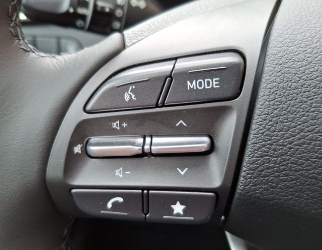 Hyundai / i30 / Schwarz / Family / / , Beispielbilder, ggf. teilweise mit Sonderausstattung