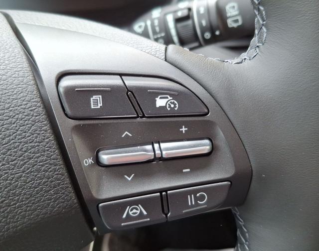 Hyundai / i30 / Schwarz / Family / / , Beispielbilder, ggf. teilweise mit Sonderausstattung