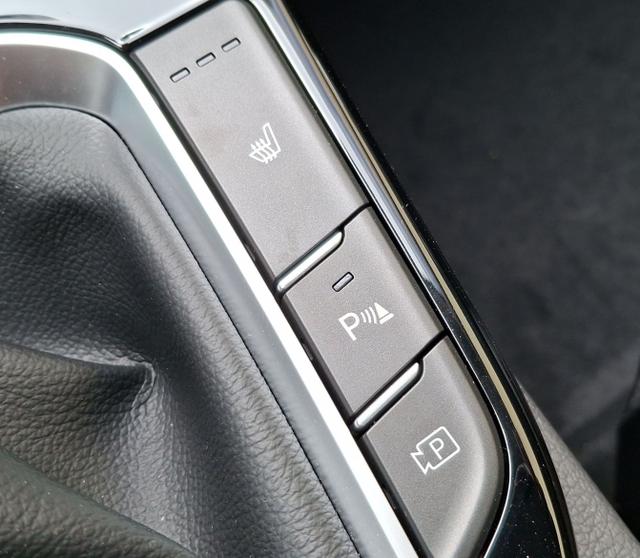 Hyundai / i30 / Schwarz / Family / / , Beispielbilder, ggf. teilweise mit Sonderausstattung