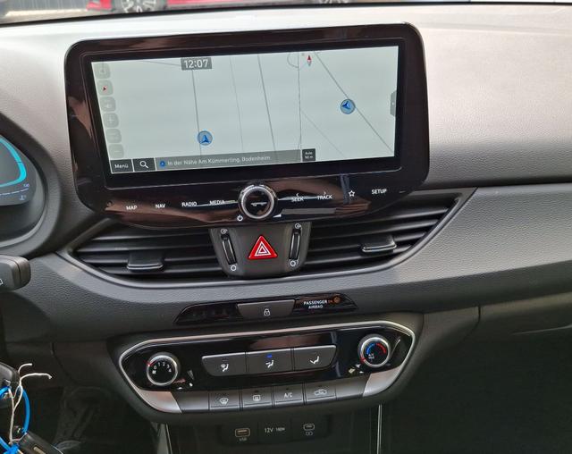 Hyundai / i30 / Schwarz / Family / / , Beispielbilder, ggf. teilweise mit Sonderausstattung