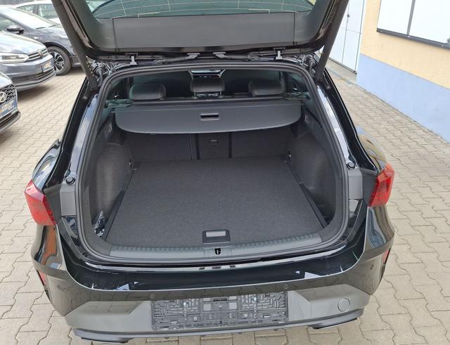 Cupra / Leon Sportstourer / Schwarz / Basis / / , Beispielbilder, ggf. teilweise mit Sonderausstattung