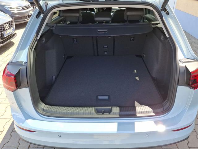 Volkswagen / Golf Variant / Blau / Ltd People + AHK / / , Beispielbilder, ggf. teilweise mit Sonderausstattung