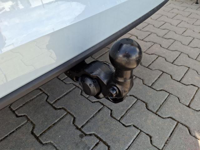 Volkswagen / Golf Variant / Blau / Ltd People + AHK / / , Beispielbilder, ggf. teilweise mit Sonderausstattung