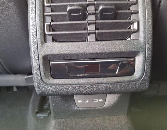 Volkswagen / Golf Variant / Blau / Ltd People + AHK / / , Beispielbilder, ggf. teilweise mit Sonderausstattung