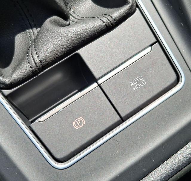 Volkswagen / Golf Variant / Blau / Ltd People + AHK / / , Beispielbilder, ggf. teilweise mit Sonderausstattung