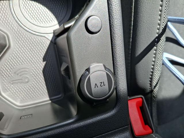 Volkswagen / Golf Variant / Blau / Ltd People + AHK / / , Beispielbilder, ggf. teilweise mit Sonderausstattung