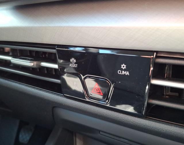 Volkswagen / Golf Variant / Blau / Ltd People + AHK / / , Beispielbilder, ggf. teilweise mit Sonderausstattung