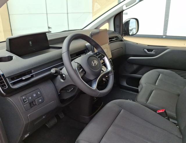 Hyundai / Staria / Grau / Comfort / / , Beispielbilder, ggf. teilweise mit Sonderausstattung