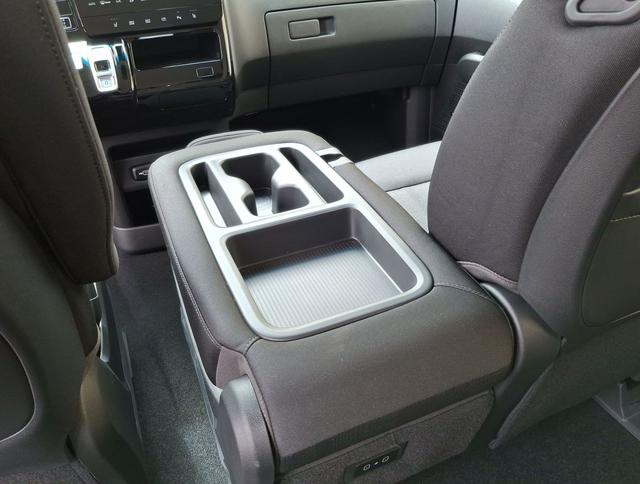 Hyundai / Staria / Grau / Comfort / / , Beispielbilder, ggf. teilweise mit Sonderausstattung