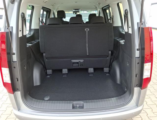 Hyundai / Staria / Silber / Comfort Plus / / , Beispielbilder, ggf. teilweise mit Sonderausstattung