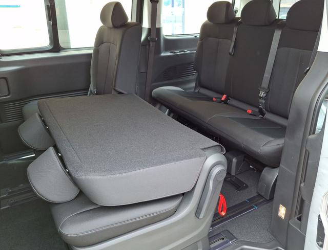 Hyundai / Staria / Silber / Comfort Plus / / , Beispielbilder, ggf. teilweise mit Sonderausstattung