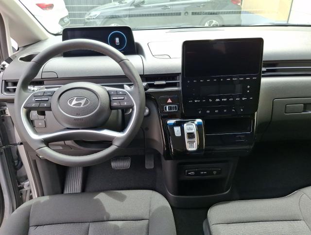 Hyundai / Staria / Silber / Comfort Plus / / , Beispielbilder, ggf. teilweise mit Sonderausstattung