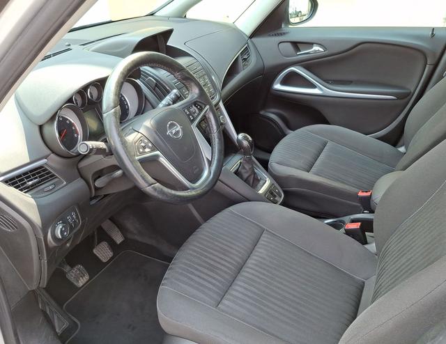 Opel / Zafira Tourer / / / / 