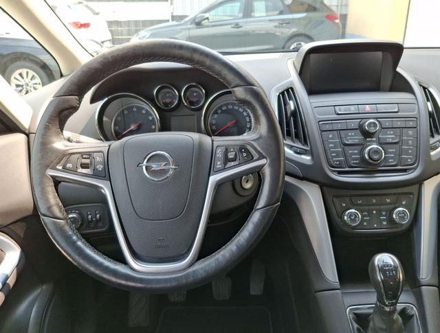 Opel / Zafira Tourer / / / / 