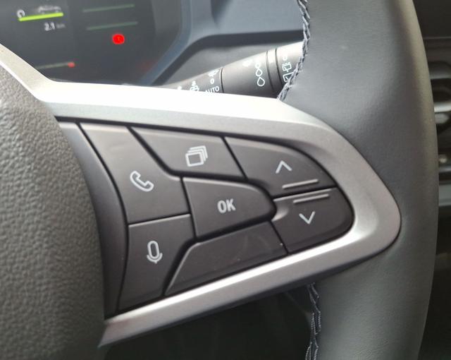 Dacia / Duster / Schwarz / Journey / / , Beispielbilder, ggf. teilweise mit Sonderausstattung
