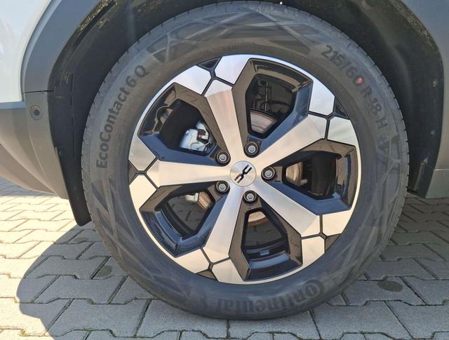 Dacia / Duster / Weiß / Journey / / , Beispielbilder, ggf. teilweise mit Sonderausstattung