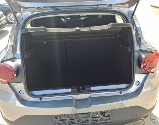 Dacia / Sandero Stepway / Grau / Expression / / , Beispielbilder, ggf. teilweise mit Sonderausstattung