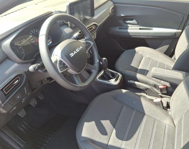 Dacia / Sandero Stepway / Grau / Expression / / , Beispielbilder, ggf. teilweise mit Sonderausstattung