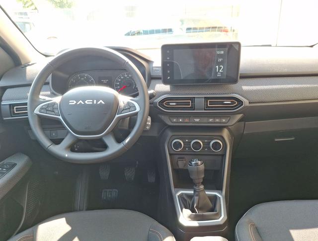 Dacia / Sandero Stepway / Grau / Expression / / , Beispielbilder, ggf. teilweise mit Sonderausstattung