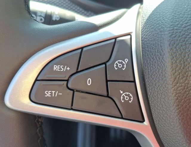 Dacia / Sandero Stepway / Grau / Expression / / , Beispielbilder, ggf. teilweise mit Sonderausstattung