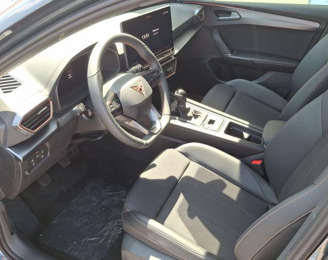 Cupra / Leon Sportstourer / Grau / / / , Beispielbilder, ggf. teilweise mit Sonderausstattung