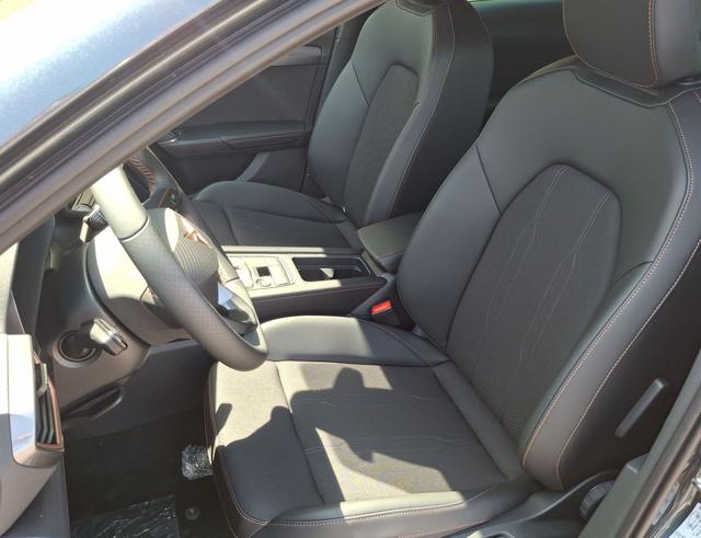 Cupra / Leon Sportstourer / Grau / / / , Beispielbilder, ggf. teilweise mit Sonderausstattung
