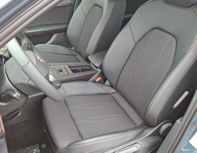Cupra / Leon Sportstourer / Blau / Basis / / , Beispielbilder, ggf. teilweise mit Sonderausstattung