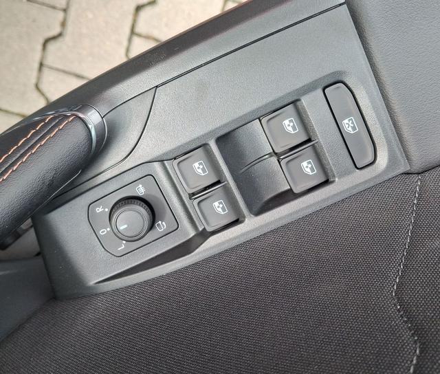 Cupra / Leon Sportstourer / Blau / Basis / / , Beispielbilder, ggf. teilweise mit Sonderausstattung