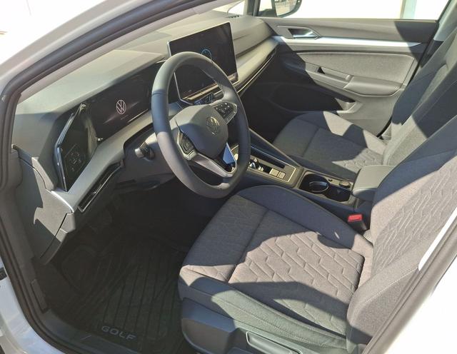 Volkswagen / Golf Variant / Weiß / Ltd People / / , Beispielbilder, ggf. teilweise mit Sonderausstattung