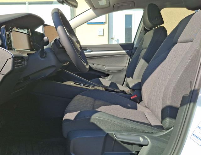 Volkswagen / Golf Variant / Weiß / Ltd People / / , Beispielbilder, ggf. teilweise mit Sonderausstattung