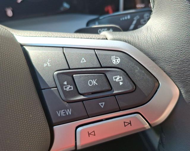 Volkswagen / Golf Variant / Weiß / Ltd People / / , Beispielbilder, ggf. teilweise mit Sonderausstattung