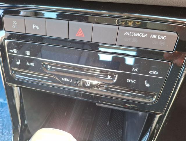 Volkswagen / T-Cross / Grau / Life / / , Beispielbilder, ggf. teilweise mit Sonderausstattung