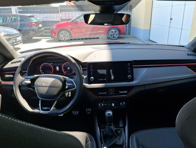 Skoda / Kamiq / Schwarz / Monte Carlo AHK / / , Beispielbilder, ggf. teilweise mit Sonderausstattung