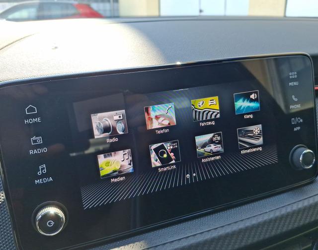 Skoda / Kamiq / Schwarz / Monte Carlo AHK / / , Beispielbilder, ggf. teilweise mit Sonderausstattung