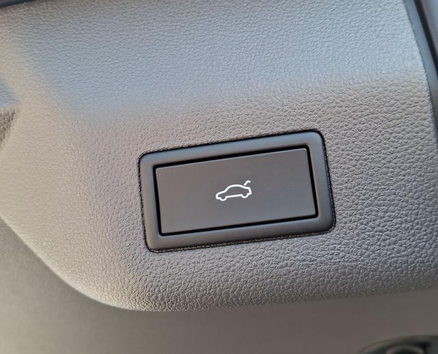 Volkswagen / T7 Multivan / Weiß / Edition Easy Open Travel / / , Beispielbilder, ggf. teilweise mit Sonderausstattung