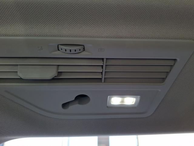 Volkswagen / T7 Multivan / Weiß / Edition Easy Open Travel / / , Beispielbilder, ggf. teilweise mit Sonderausstattung