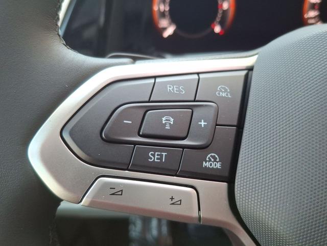 Volkswagen / T7 Multivan / Weiß / Edition Easy Open Travel / / , Beispielbilder, ggf. teilweise mit Sonderausstattung
