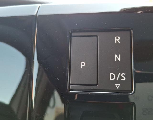 Volkswagen / T7 Multivan / Weiß / Edition Easy Open Travel / / , Beispielbilder, ggf. teilweise mit Sonderausstattung