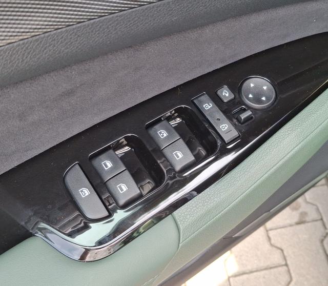 Kia / Sportage / Grün / Edition 30 / / , Beispielbilder, ggf. teilweise mit Sonderausstattung