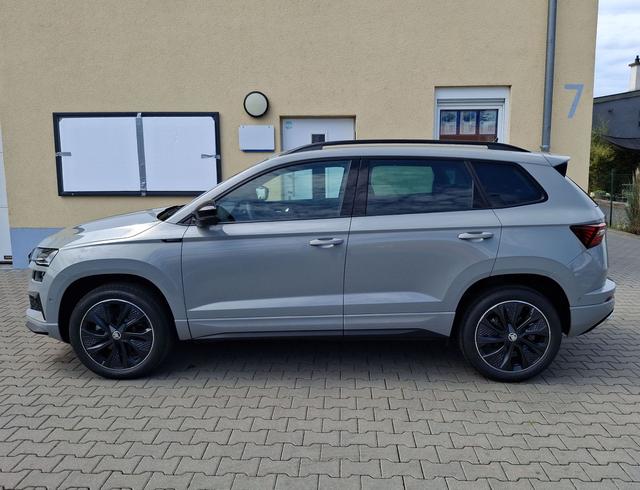 Skoda / Karoq / Grau / Sportline +AHK / / , Beispielbilder, ggf. teilweise mit Sonderausstattung