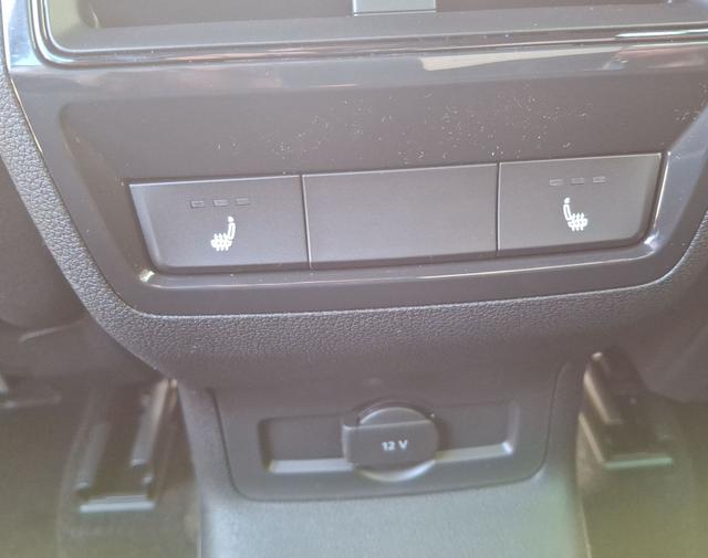 Skoda / Karoq / Grau / Sportline +AHK / / , Beispielbilder, ggf. teilweise mit Sonderausstattung