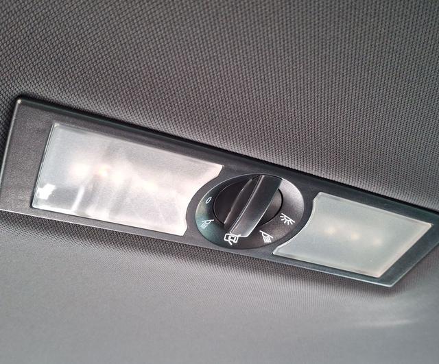 Skoda / Karoq / Grau / Sportline +AHK / / , Beispielbilder, ggf. teilweise mit Sonderausstattung