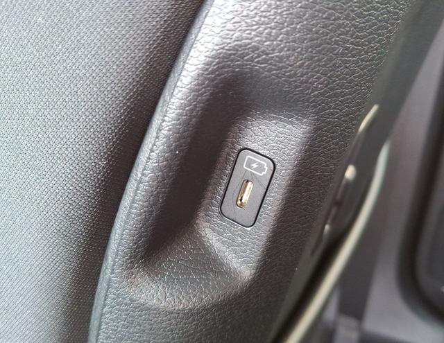 Kia / Sportage / Grau / Exklusive / / , Beispielbilder, ggf. teilweise mit Sonderausstattung
