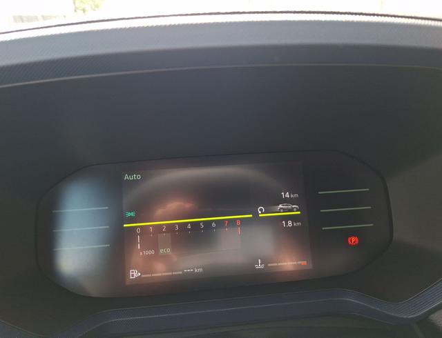 Dacia / Duster / Grün / Journey / / , Beispielbilder, ggf. teilweise mit Sonderausstattung