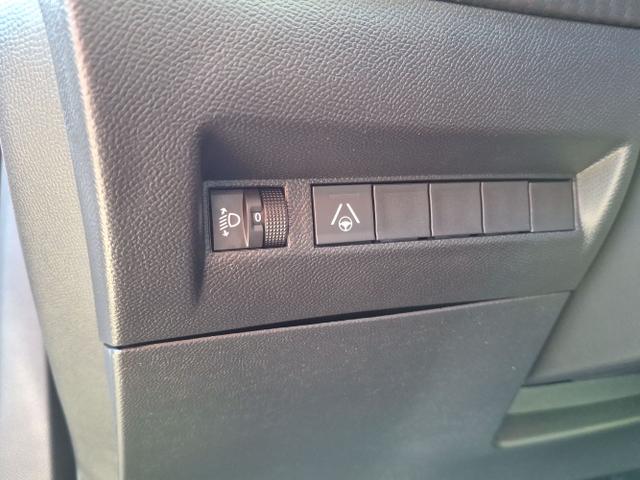 Peugeot / 2008 / Silber / Allure / Selektion Grey / , Beispielbilder, ggf. teilweise mit Sonderausstattung