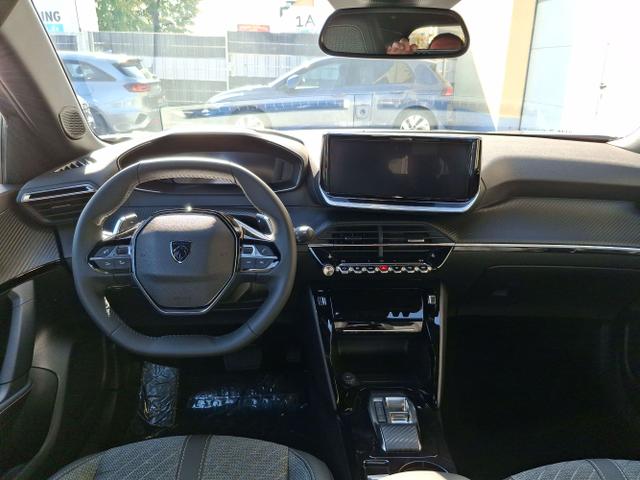 Peugeot / 2008 / Silber / Allure / Selektion Grey / , Beispielbilder, ggf. teilweise mit Sonderausstattung