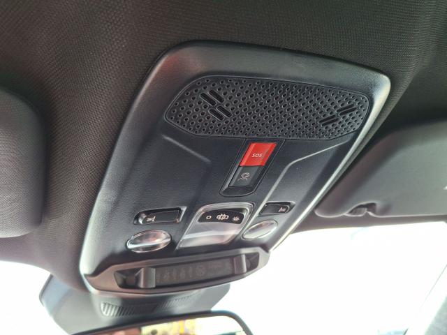 Peugeot / 2008 / Silber / Allure / Selektion Grey / , Beispielbilder, ggf. teilweise mit Sonderausstattung